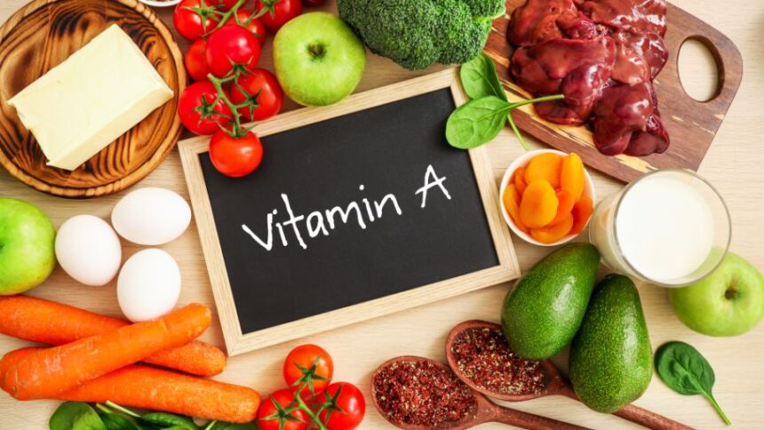 Friss zöldségek és gyümölcsök, tojás, tej és máj, amelyek A-vitamint tartalmaznak.