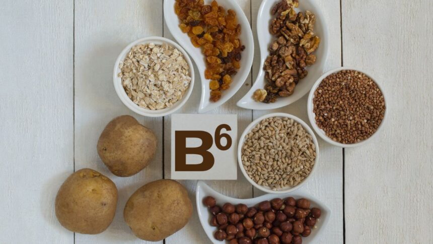 B6-vitamint tartalmazó élelmiszerek, mint a dió, zab és burgonya, idegrendszer támogatására.