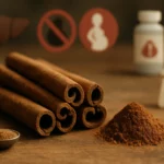 Fahéj rudak és por egy fából készült asztalon, háttérben figyelmeztető ikonokkal.