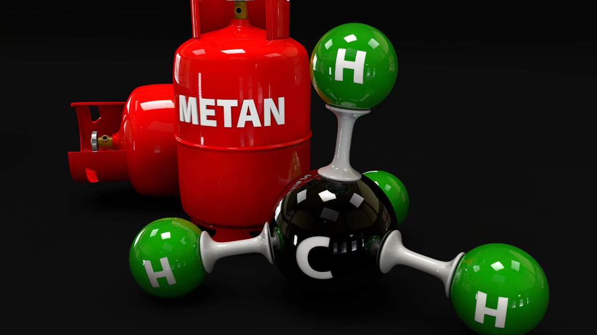 Egy piros metángáz palack és a metán molekula modellje látható.