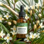 Pálmarózsa illóolaj üvegben virágokkal körülvéve.