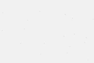 Aerobik edzés folytatása közben, energikus mozgás