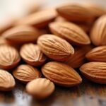 Keserű mandulák közelről, a természetes táplálkozás részévé téve.